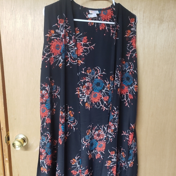 LuLaRoe Tops - Lularoe Daphne Overlay